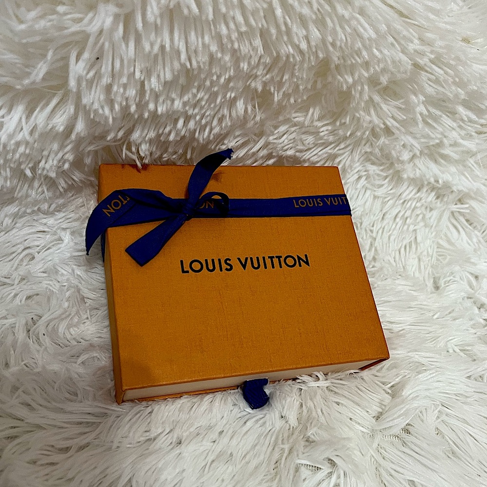Louis Vuitton small drawer box with bow Perfect